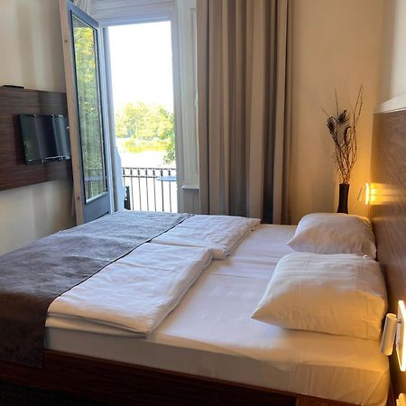 Hotel Excellent Lübeck Exteriör bild