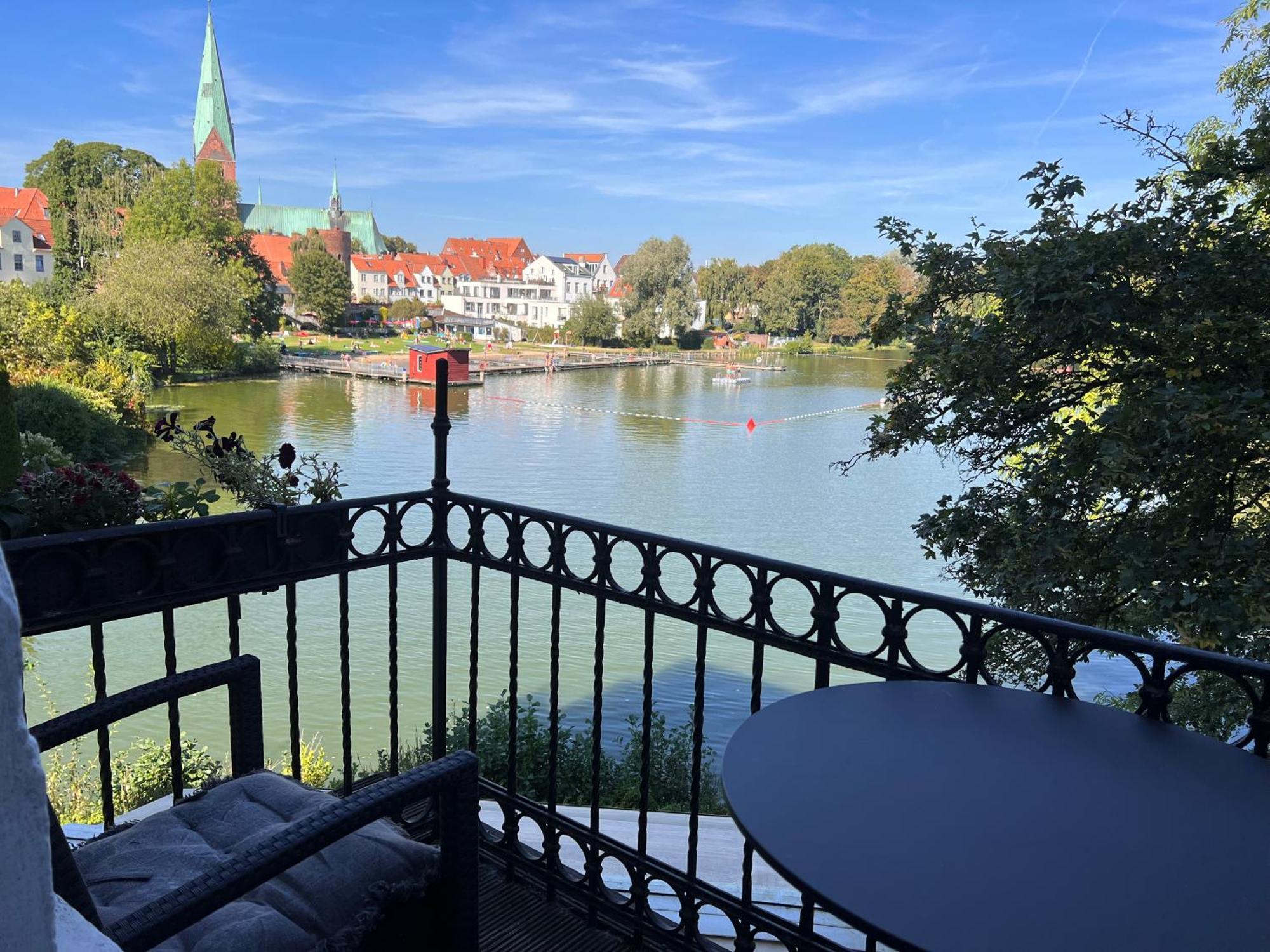 Hotel Excellent Lübeck Exteriör bild