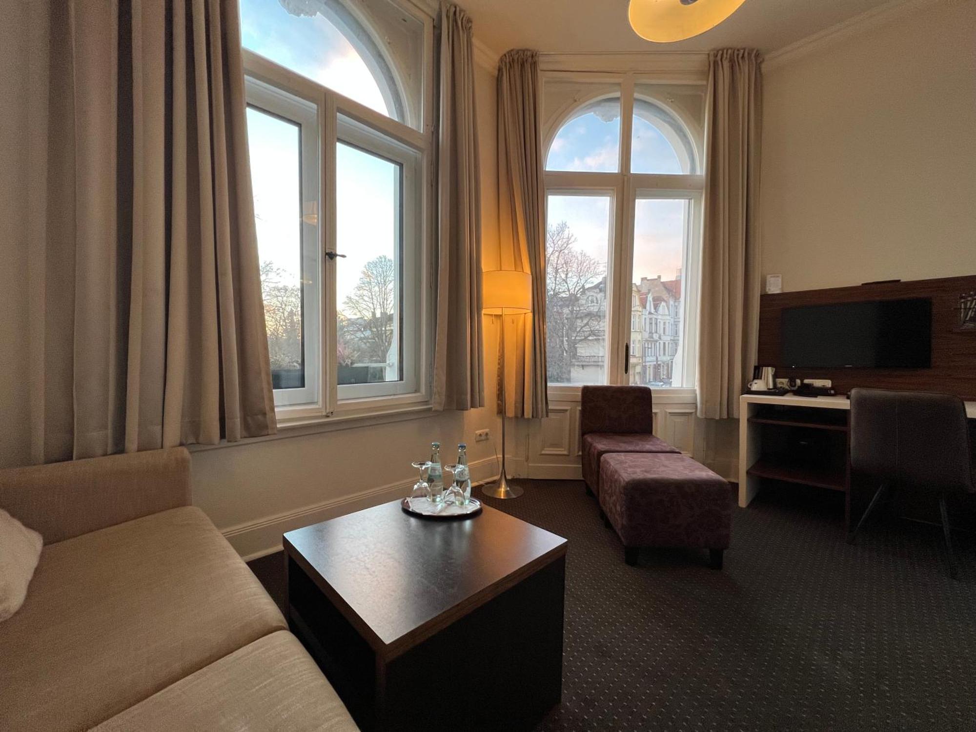 Hotel Excellent Lübeck Exteriör bild